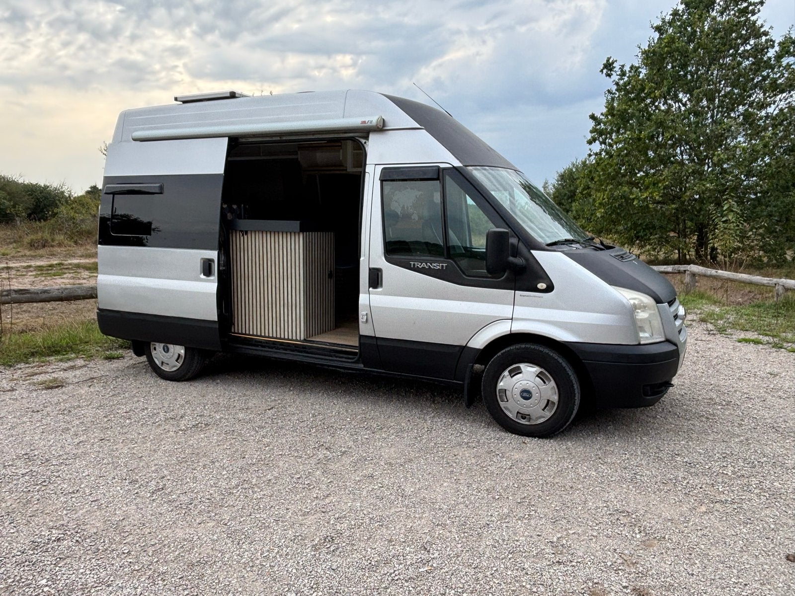 Foto 2 van Ford Transit Camperbus 2007 - Klaar voor een nieuw avontuur!