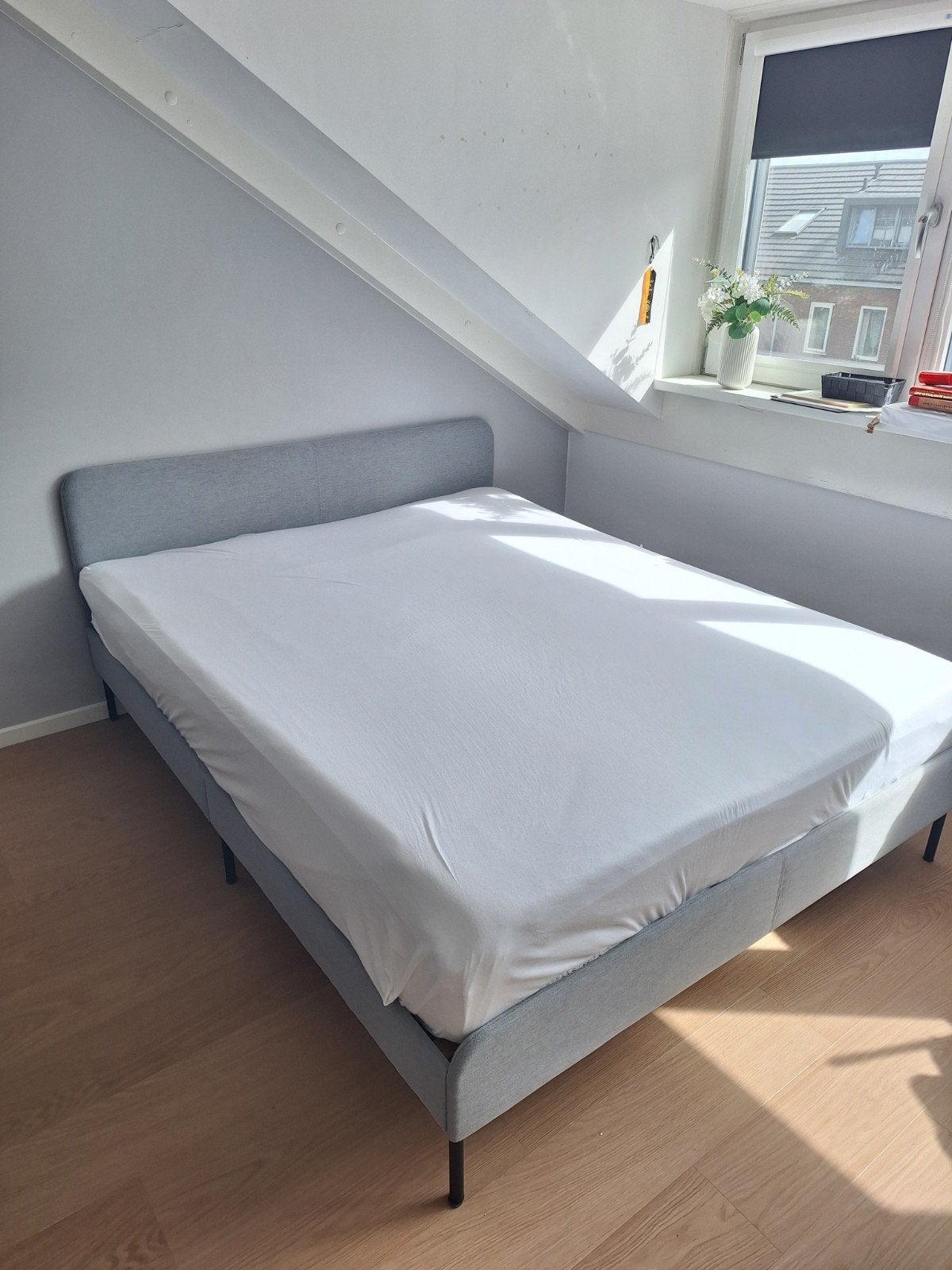 Slattum gestoffeerd bed 200x160cm, Ophalen, Tweepersoons, Zo goed als nieuw, 200 cm