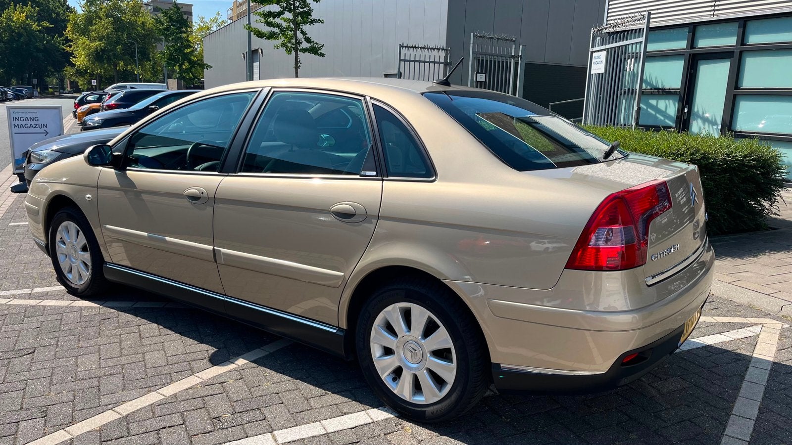 Te koop van 2de eigenaar Citroën C5 2.0I 16V 2005 Beige, 4 cilinders, 700 kg, Beige, Origineel Nederlands