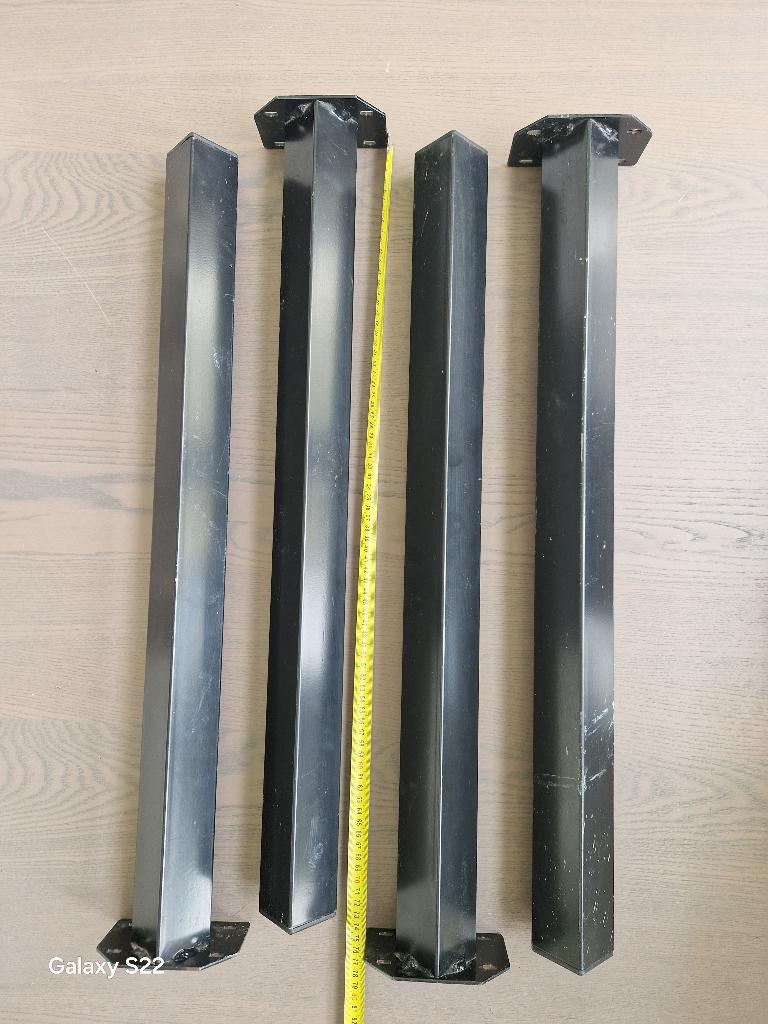 4 zwarte stalen tafelpoten., Ophalen, Tafelpoot, Minder dan 50 cm, Gebruikt