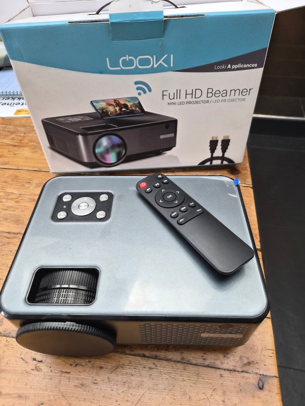 Looki Full HD Beamer met projectiescherm, Audio, Tv en Foto, Projectieschermen, Ophalen, Handmatig, Gebruikt