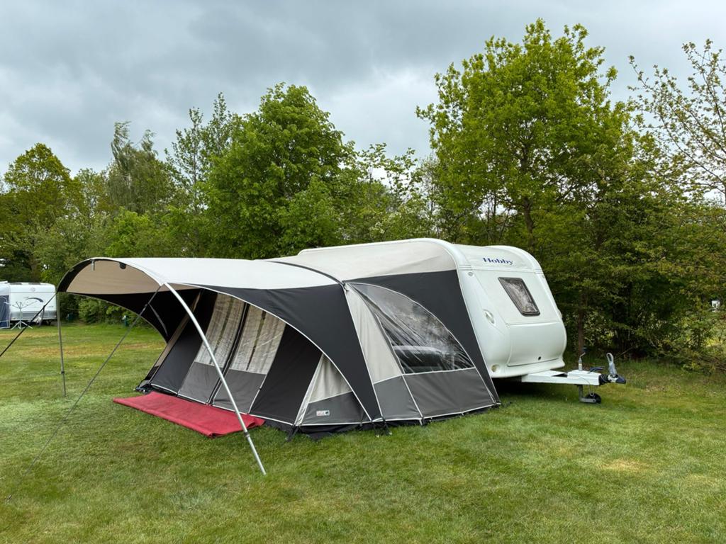 Hobby 410 SFE CARAVAN 2009 - compleet & netjes, Caravans en Kamperen, Caravans, Rondzit, Hobby, 750 - 1000 kg, Particulier