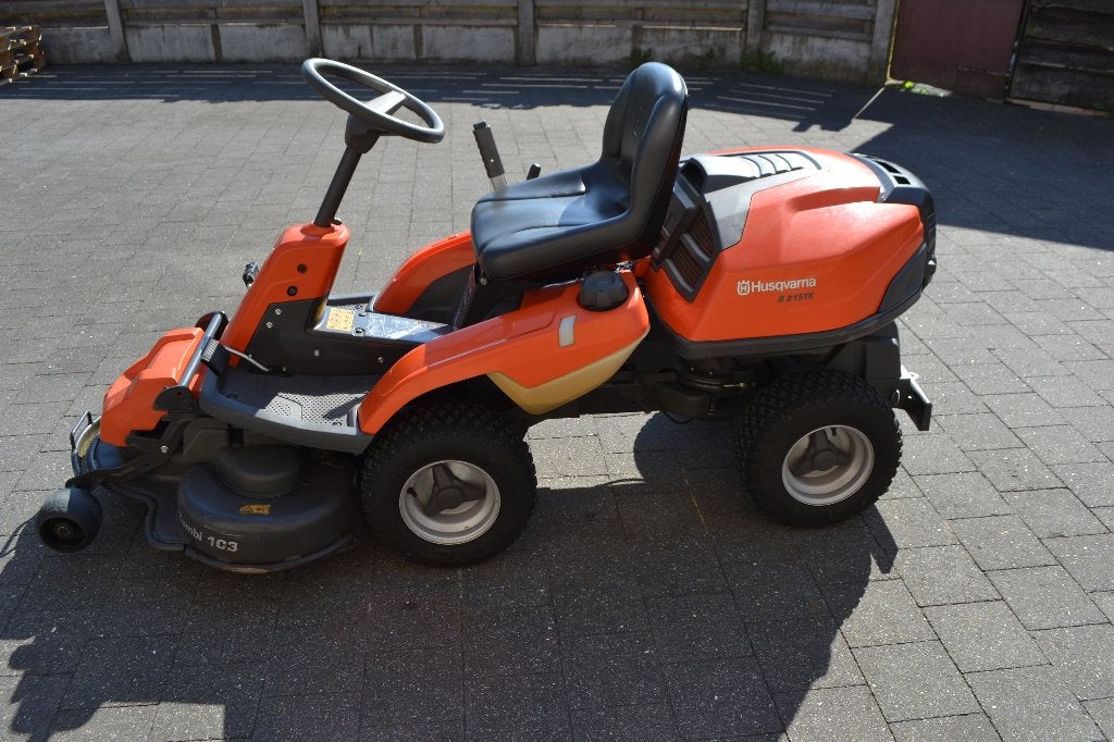 Husqvarna Rider R 215 TX (eventueel+veegborstel+opraapwagen), Tuin en Terras, Zitmaaiers, Ophalen, Zo goed als nieuw, Husqvarna