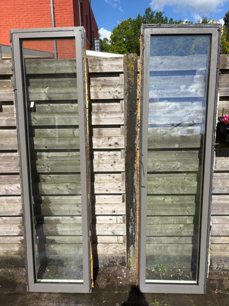 2x Kunststof raamkozijn met dubbel glas, Ophalen, Kunststof, Gebruikt, Minder dan 75 cm