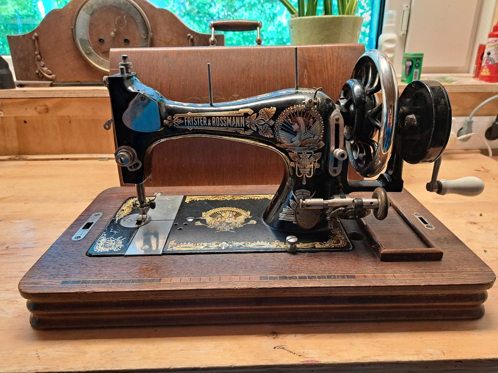 Antieke Frister & Rossmann Naaimachine met Houten Kap, Antiek en Kunst, Antiek | Naaimachines, Ophalen