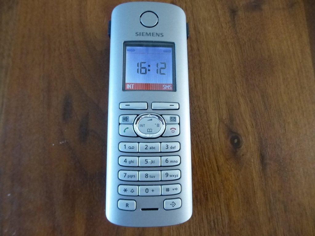 Te koop 2 dect telefoons met  basisstation., Ophalen of Verzenden, Zo goed als nieuw, 2 handsets