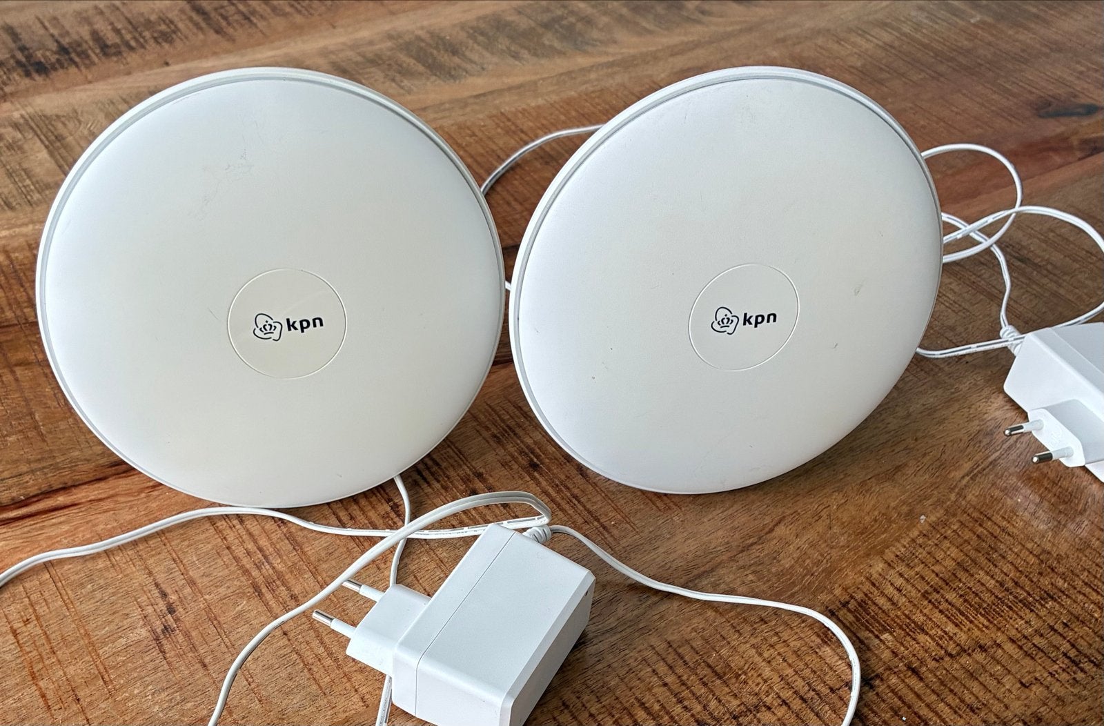 KPN SuperWifi punten (2 stuks), Ophalen of Verzenden, Zo goed als nieuw, Router