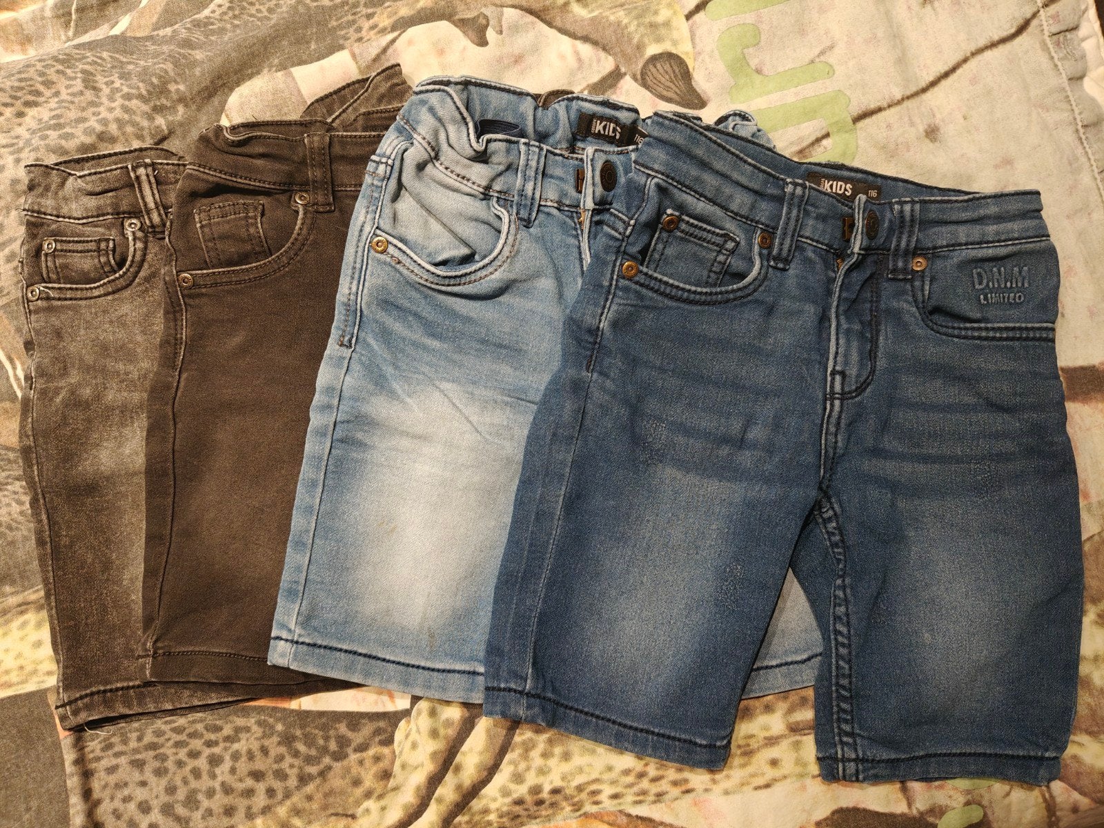 4 H&M korte broeken maat 116, Kinderen en Baby's, Kinderkleding | Maat 116, Broek, Gebruikt, H&M, Ophalen of Verzenden