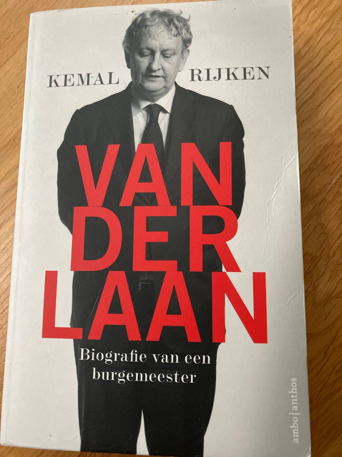 Van der Laan: Biografie van een burgemeester, Ophalen of Verzenden, Zo goed als nieuw, Politiek