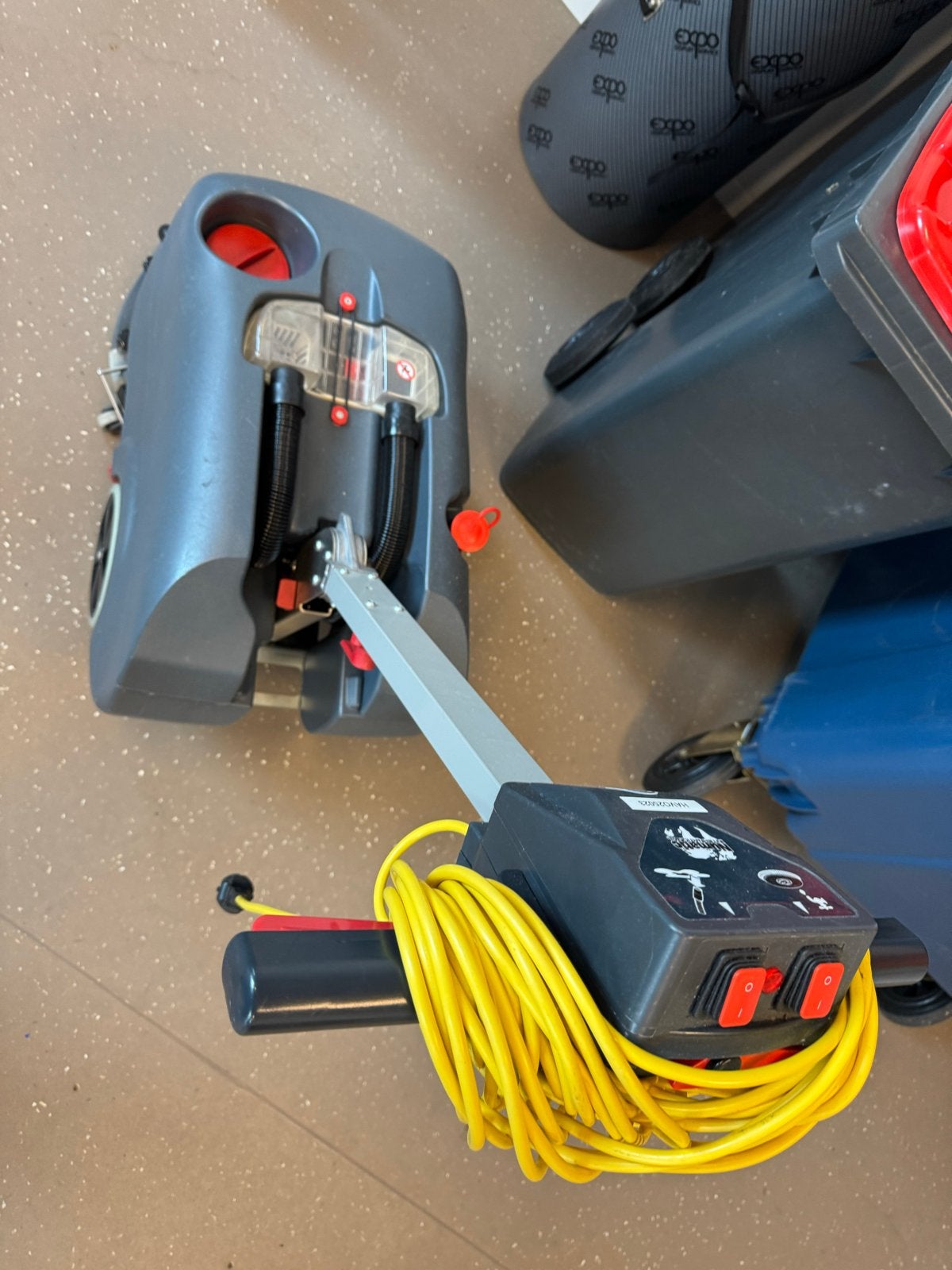 Numatic TT1840G Schrob-/Zuigmachine - Zo goed als nieuw, Ophalen, Zo goed als nieuw, Schrobmachine