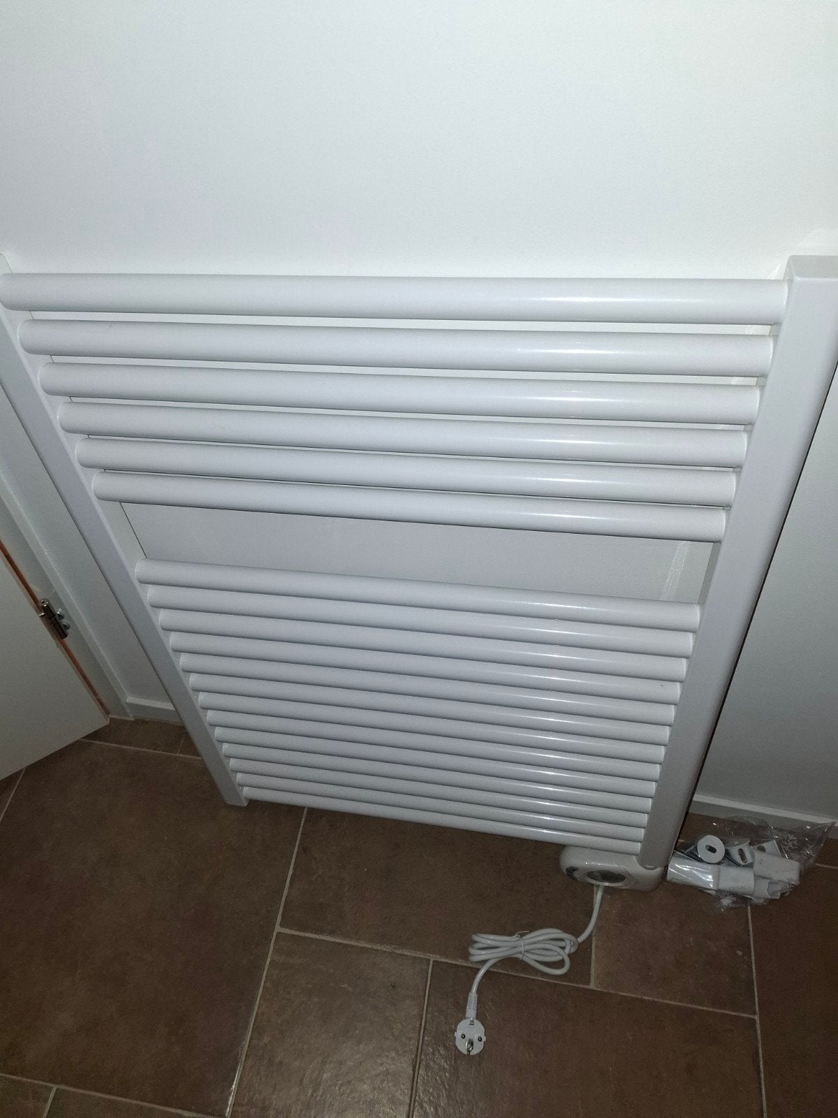 Handdoek radiator/badkamer radiator, 30 tot 80 cm, Hoog rendement (Hr), Radiator, Nieuw
