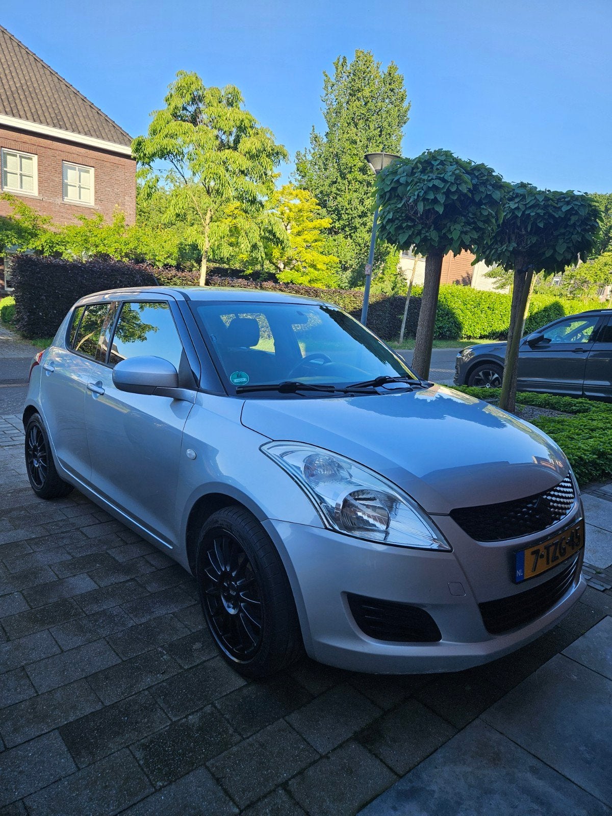 Suzuki Swift 1.2 5-D 2011 Grijs 17inch zwart Android Apple, Auto's, Voorwielaandrijving, Euro 5, Stof, Sound system