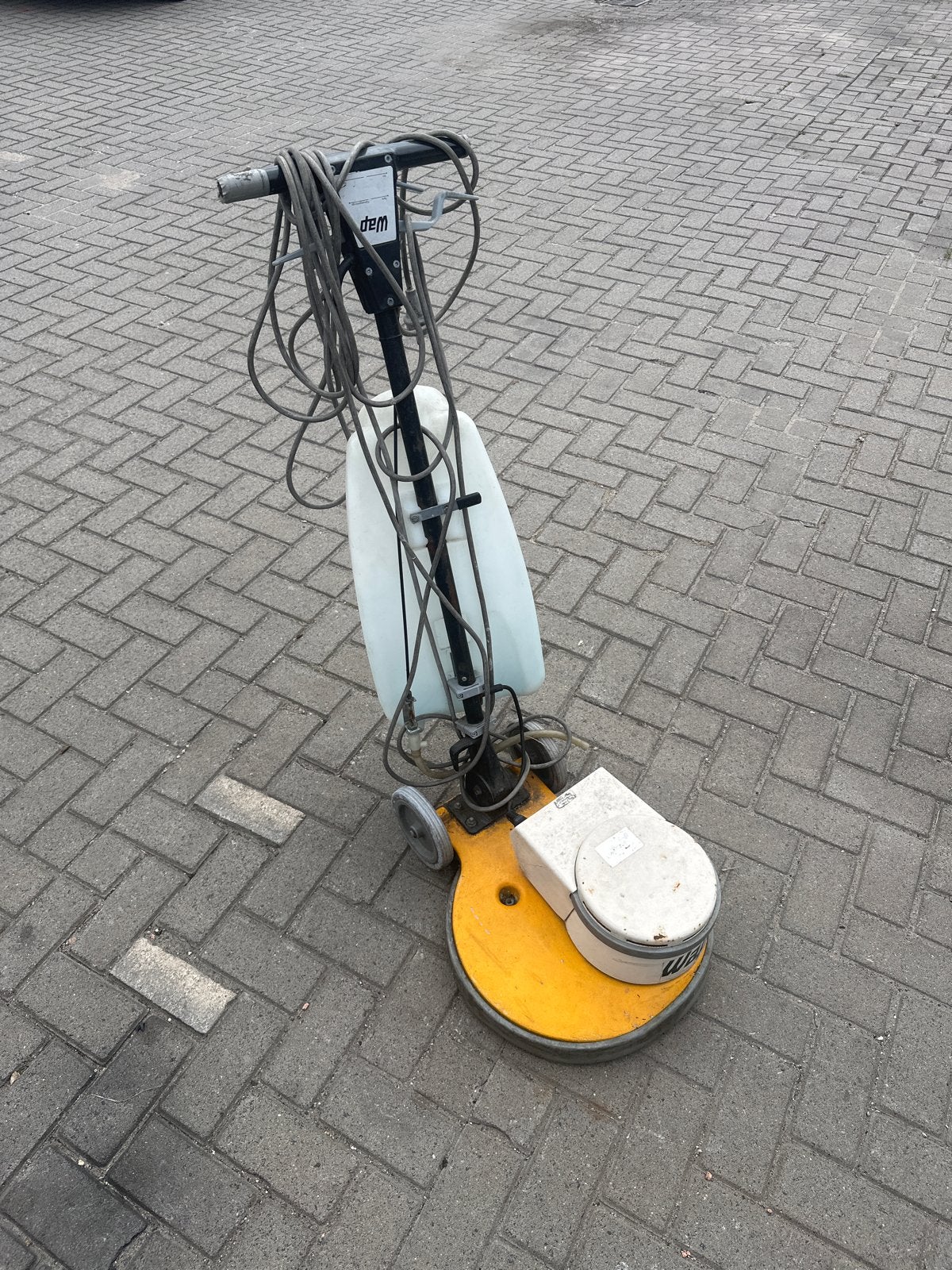 Wap Schrob- of Zuigmachine - Gebruikt, Doe-het-zelf en Verbouw, Reinigingsmachines, Ophalen, Gebruikt, Schrobmachine