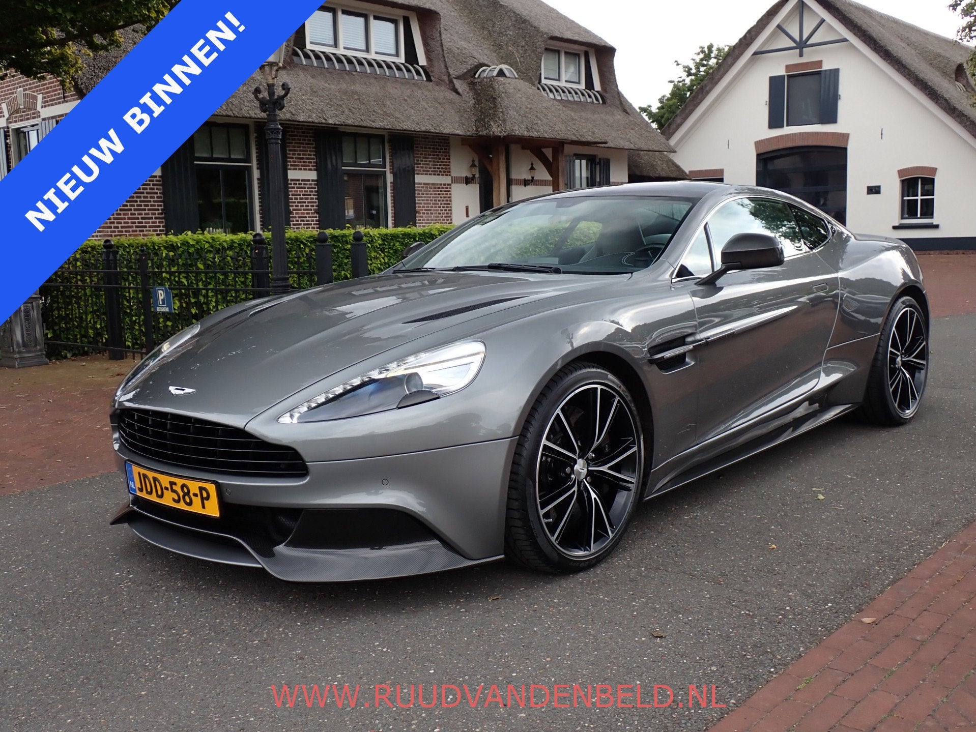 Aston Martin V12 Vanquish 2+2 FULL CARBON // B&O // 1st OWNE, Auto's, Aston Martin, Automaat, Achterwielaandrijving, Zwart, 12 cilinders