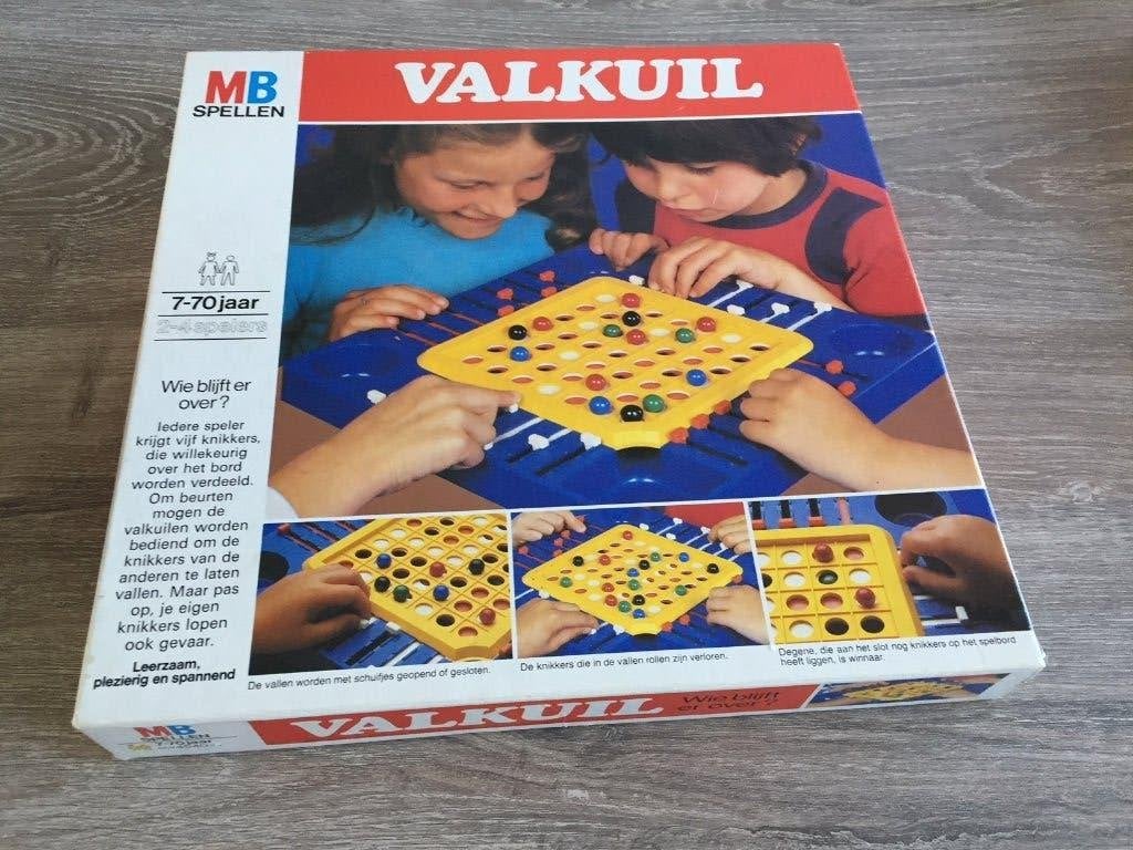 Z.G.A.N. knikkerspel: VALKUIL met glazen knikkers van MB, Een of twee spelers, Ophalen of Verzenden, Zo goed als nieuw, MB