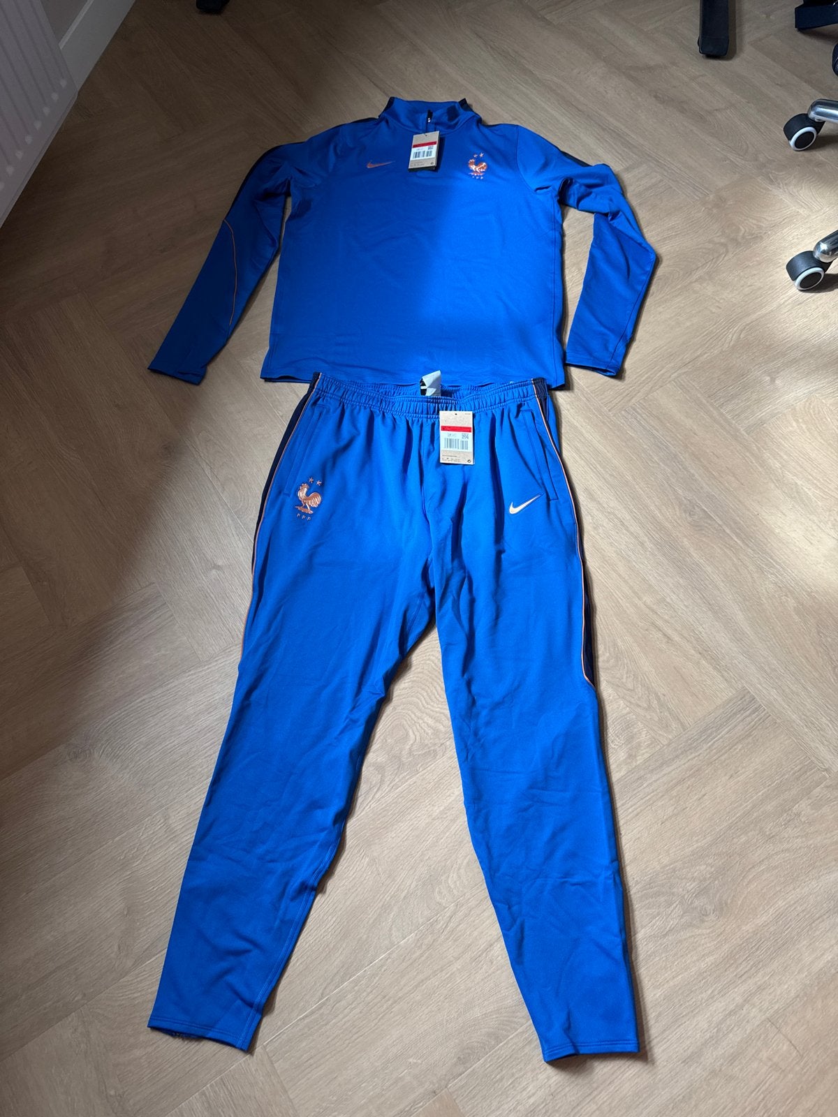 Nieuw Nike trainingspak Frankrijk maat L origineel, Maat L, Ophalen of Verzenden, Nieuw, Trainingspak