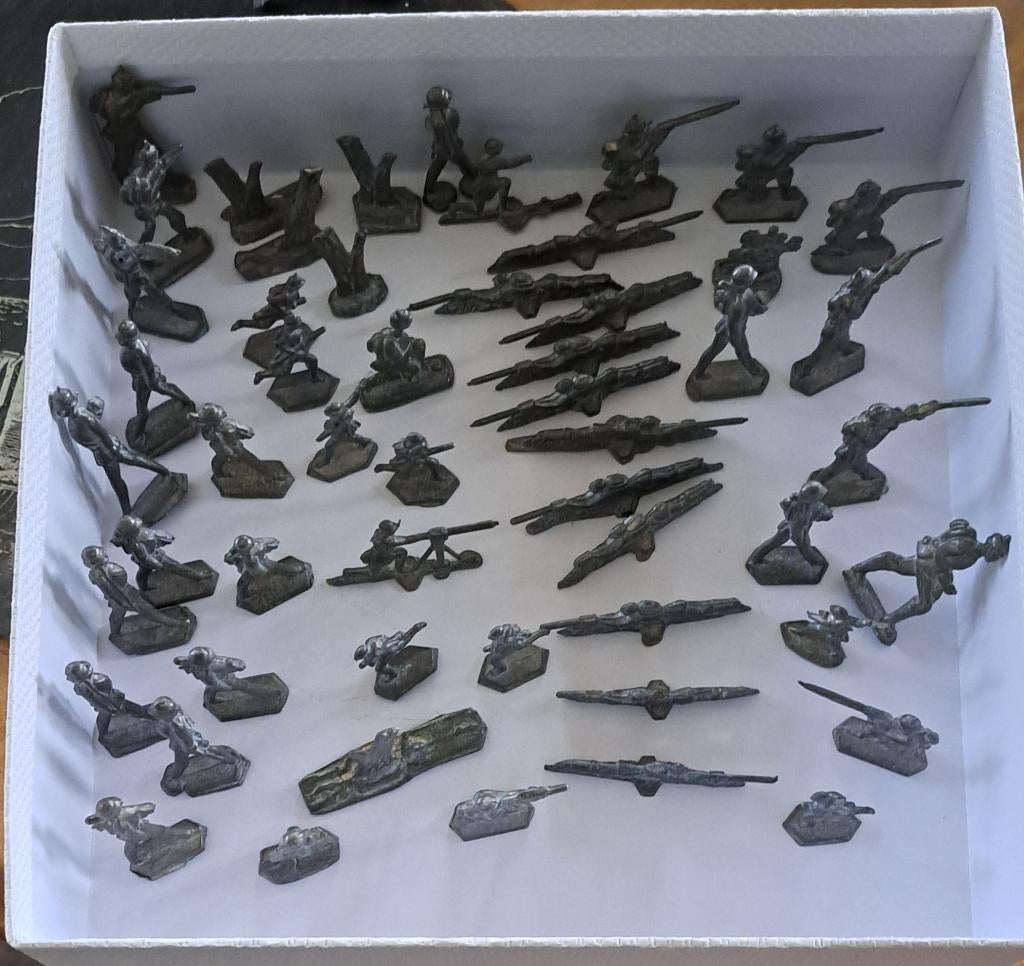 miniatuur tinnen soldaatjes, Ophalen