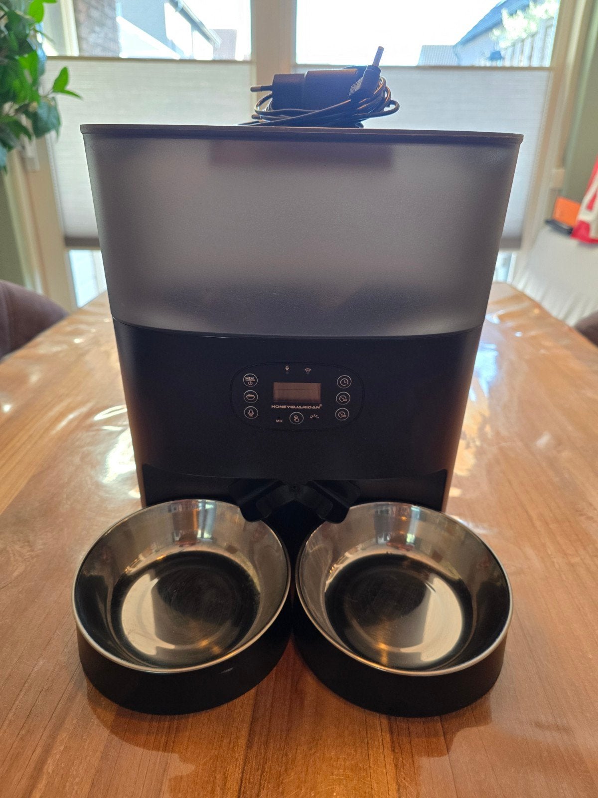 Automatische WiFi voerdispenser voor katten (of kleine hond), Dieren en Toebehoren, Kattenvoerbakken en Drinkbakken, Ophalen, Automatisch