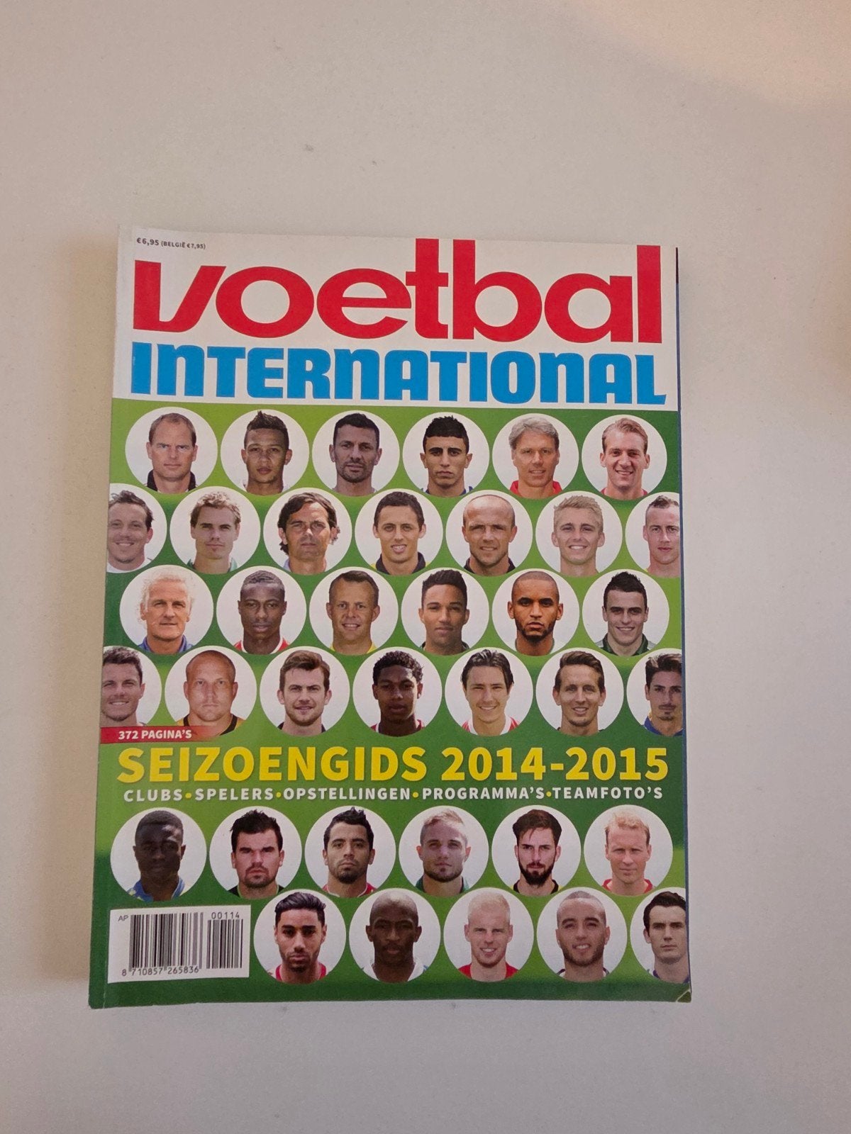 Voetbal International Seizoengids 2014-2015, Boeken, Sportboeken, Gelezen, Balsport, Ophalen of Verzenden