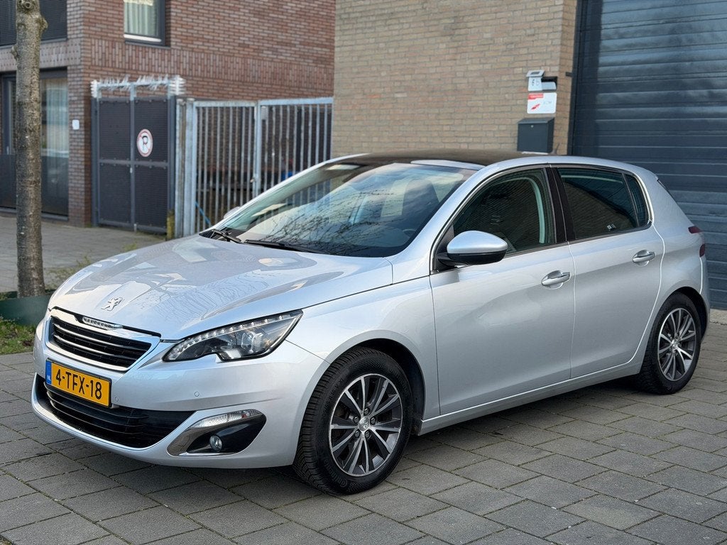 Peugeot 308 1.6 THP Première keyless Pano Clima trekhaak cr, Auto's, Peugeot, Euro 5, 125 pk, Gebruikt, Zwart