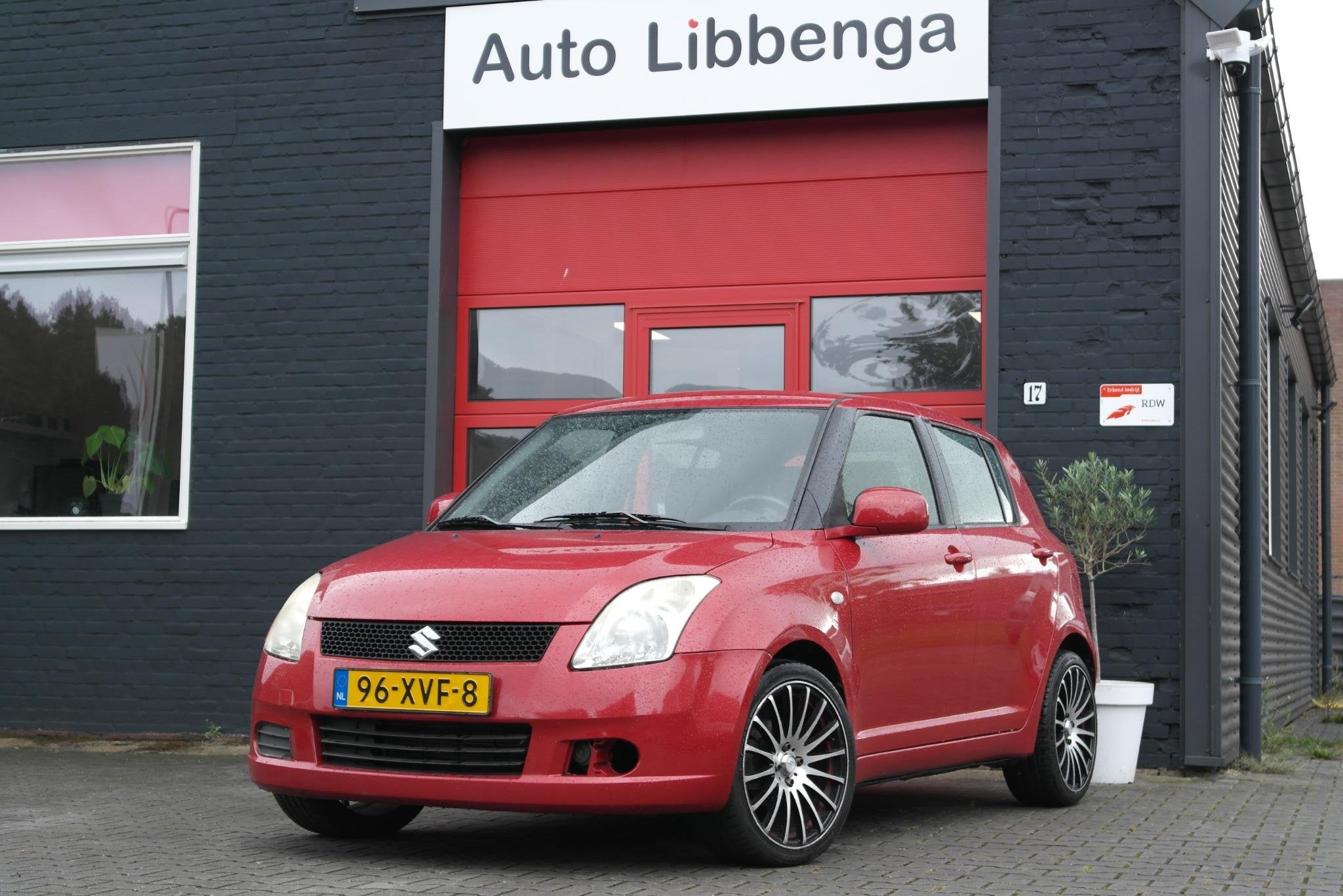 Suzuki Swift 1.3 Base AIRCO / LM VELGEN / CENTR.VERGR / STUU, Voorwielaandrijving, Stof, 400 kg, Swift