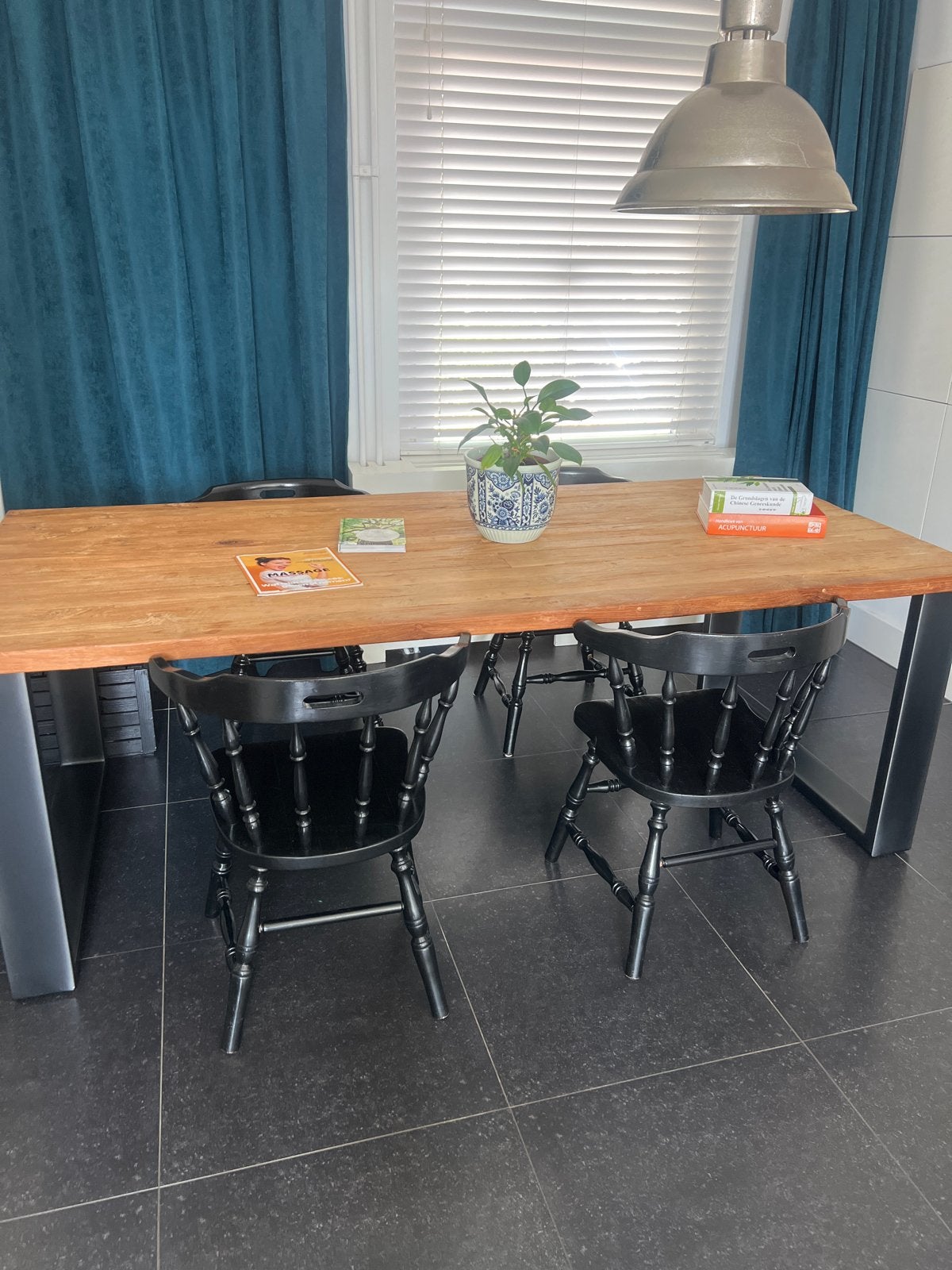 4 zwarte houten vintage eetkamerstoelen, Huis en Inrichting, Ophalen, Gebruikt, Overige houtsoorten