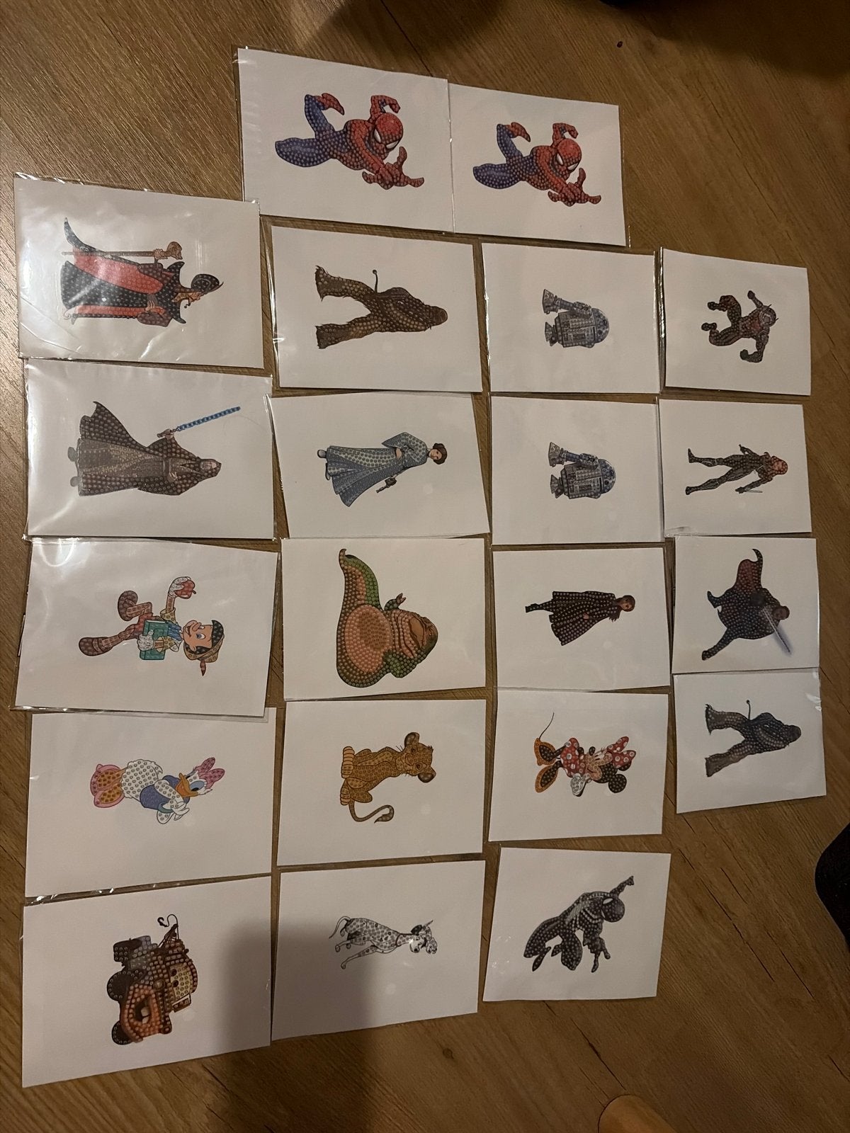 Diverse collectie van 24 disney pixel art, Ophalen of Verzenden, Zo goed als nieuw