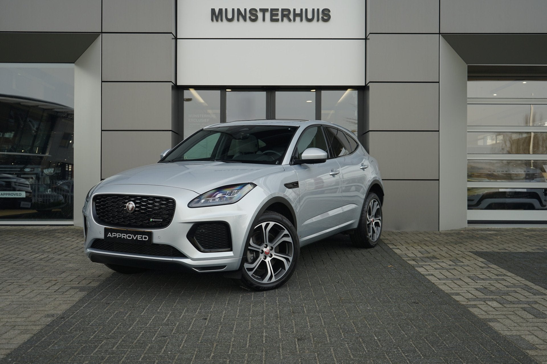 Jaguar E-Pace P300e AWD R-Dynamic S Occasion Lease vanaf €