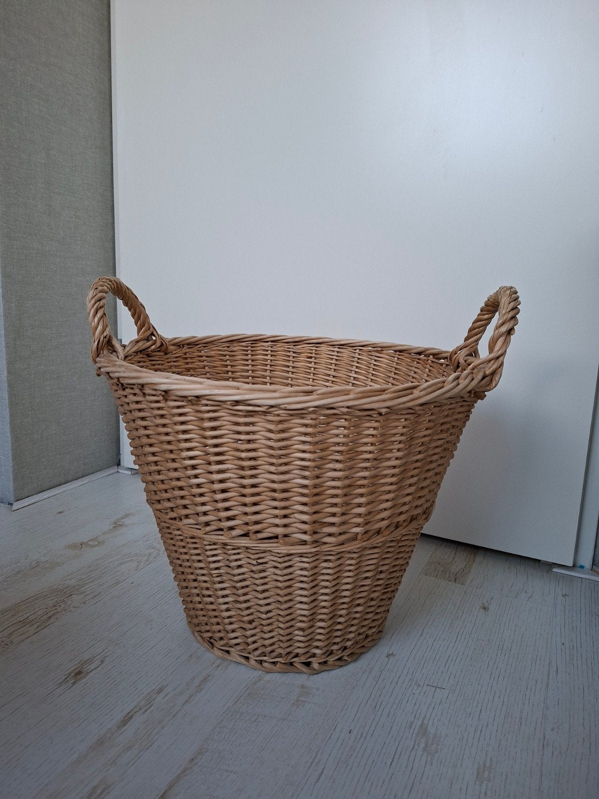 Grote rieten wasmand met handvatten, Ophalen, Gebruikt, Mand, Rond