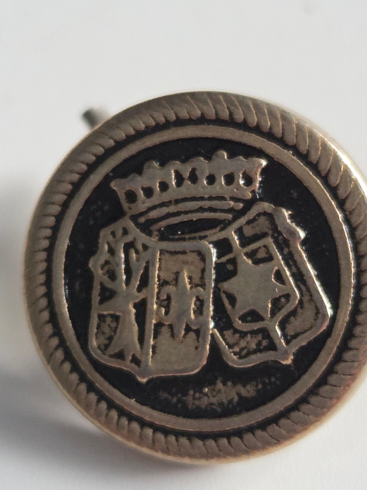 1 metalen knoop met wapen, Ophalen of Verzenden, Gebruikt
