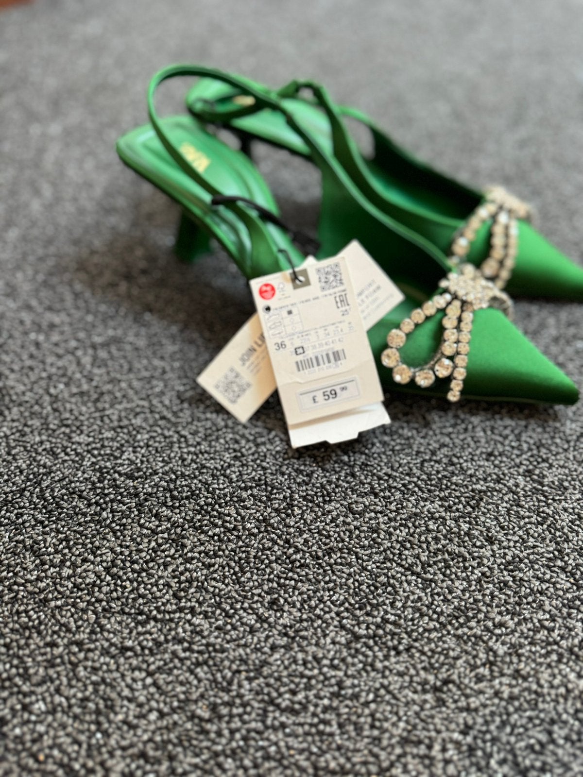 Nieuwe groene slingbacks schoenen met strik maat 36 Zara, Kleding | Dames, Schoenen met lage hakken, Nieuw, Ophalen of Verzenden
