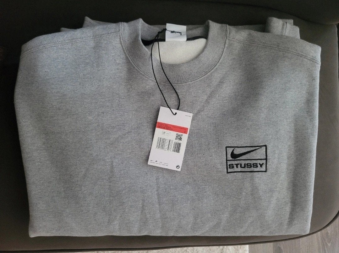 Nike x Stussy Crewneck Sweater Grijs Maat L, Ophalen, Maat 52/54 (L), Nike x Stussy, Nieuw