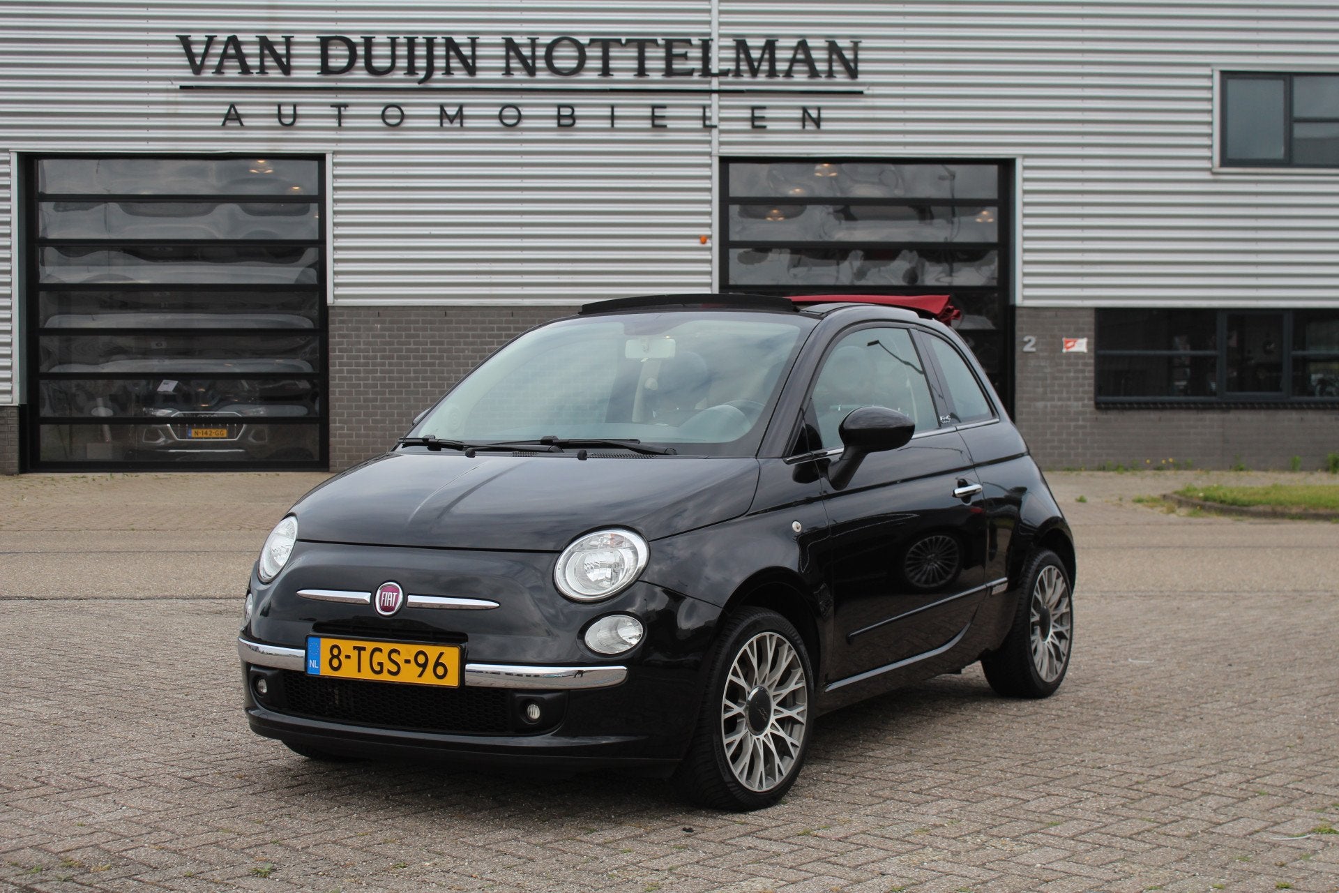 Fiat 500C 0.9 TwinAir Lounge / Leer / LMV 16" / 1ste eigenaa, Auto's, 86 pk, Gebruikt, Zwart, Handgeschakeld