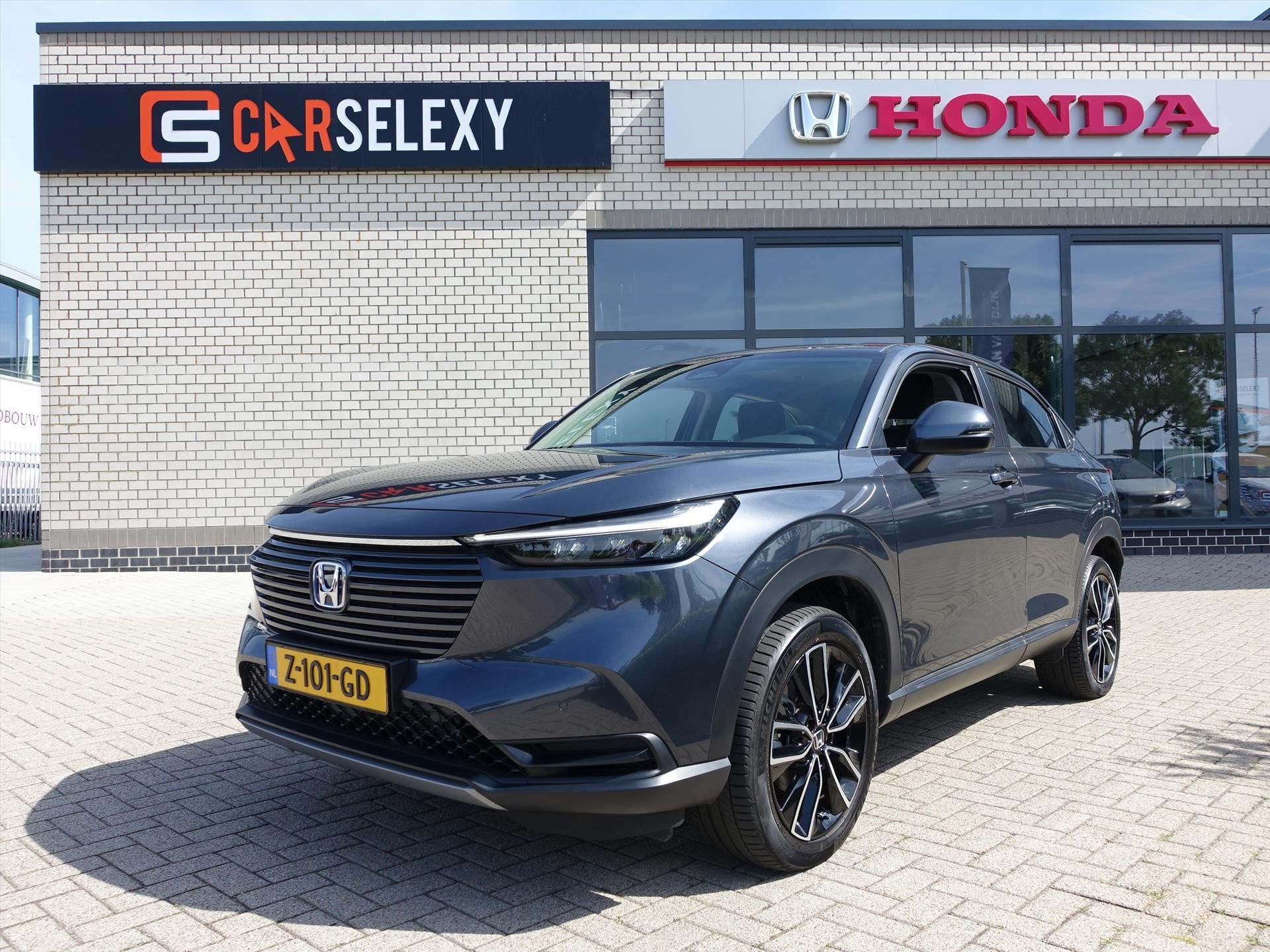 HONDA HR-V 1.5 i-MMD 131pk CVT Elegance met 7276 km erop, Auto's, Dealer onderhouden, Stof, Origineel Nederlands, 19 km/l