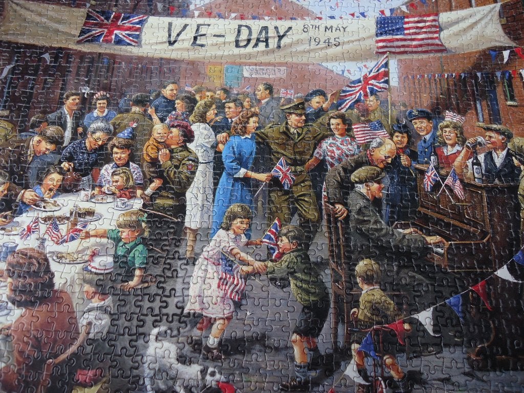 Legpuzzel -Gibson (6) Vee Day - Nostalgie uit oude collectie, Ophalen of Verzenden, 500 t/m 1500 stukjes, Zo goed als nieuw, Legpuzzel