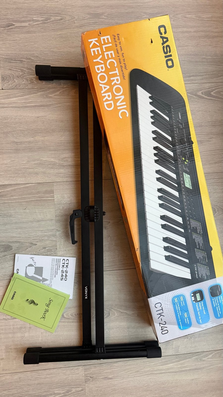 Casio CTK-240 keyboard met standaard en songboek, Casio, Zo goed als nieuw, Met standaard, Ophalen