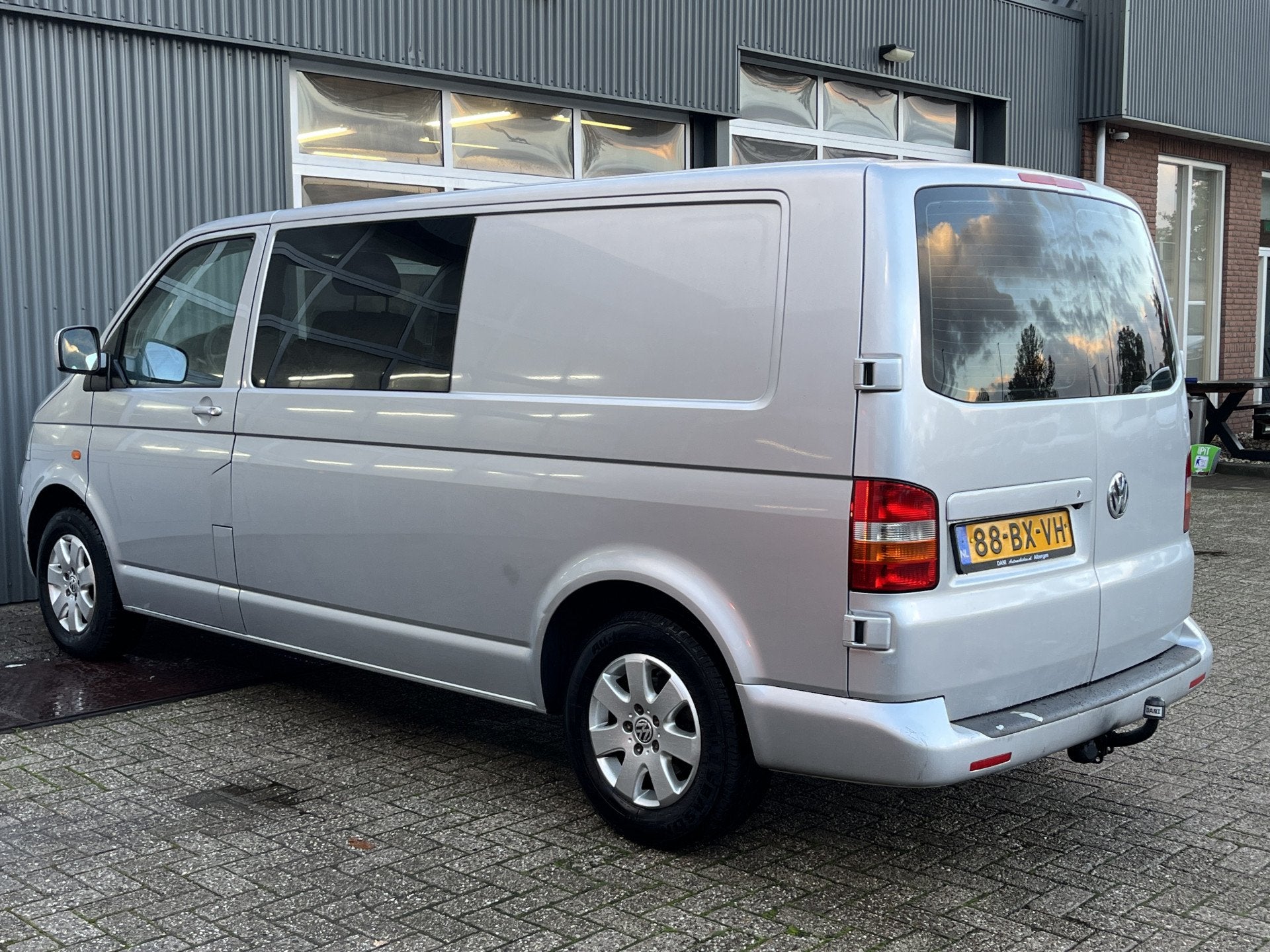 Volkswagen Transporter 2.5 TDI 340 Trendline DC Youngtimer B, Auto's, Voorwielaandrijving, Stof, Gebruikt, Zwart