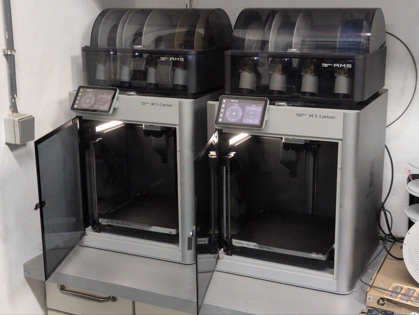 2x Bambu Lab X1C (X1 Carbon) met AMS - Weinig gebruikt, Computers en Software, 3D Printers, Ophalen, Gebruikt, Filament, Ingebouwde Wi-Fi