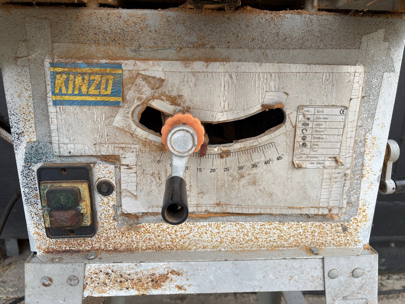 Kinzo Cirkelzaag - Gebruikt maar functioneel, Doe-het-zelf en Verbouw, Gereedschap | Zaagmachines, Ophalen, Cirkelzaag, 600 tot 1200 watt
