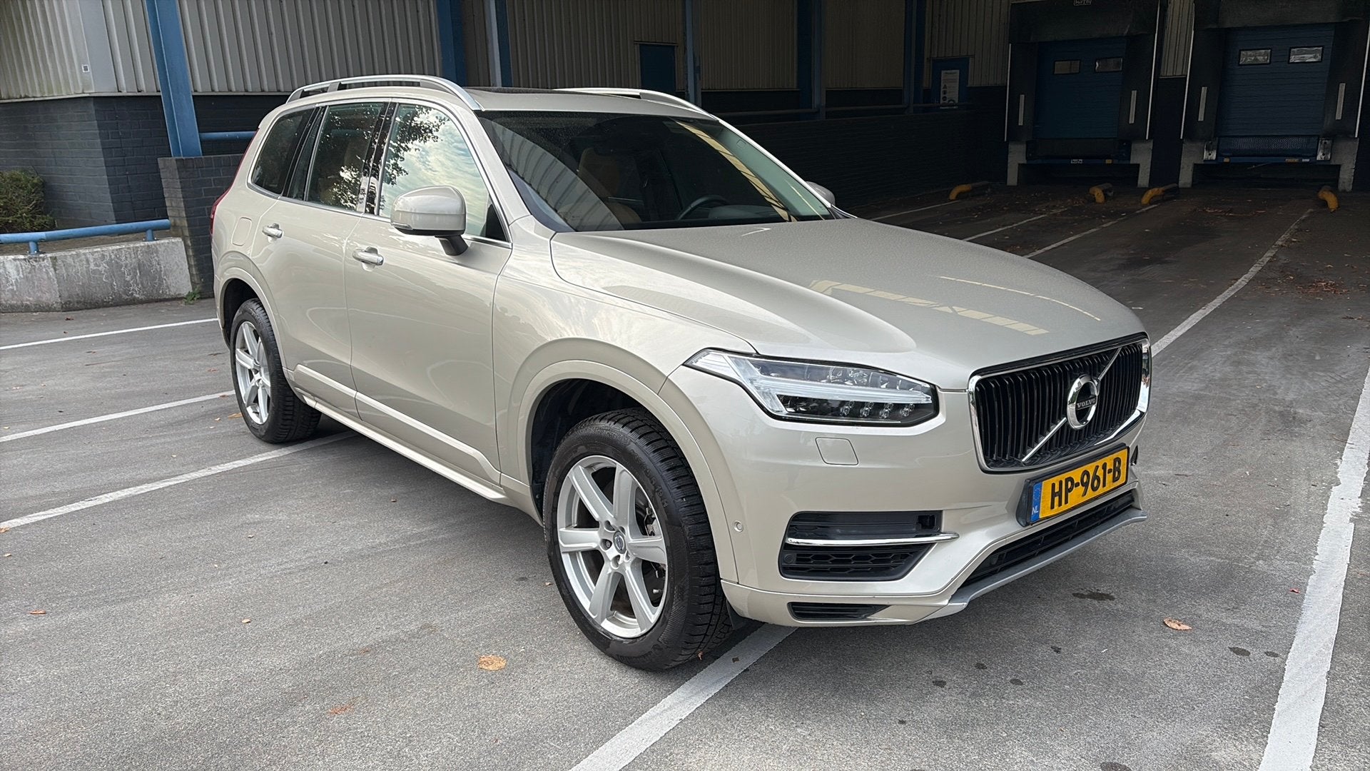 Volvo XC90 2.0 T8 Twin Engine AWD Pi-hy AUT 2015 Bruin, Auto's, 320 pk, 7 stoelen, Bedrijf, 2187 kg