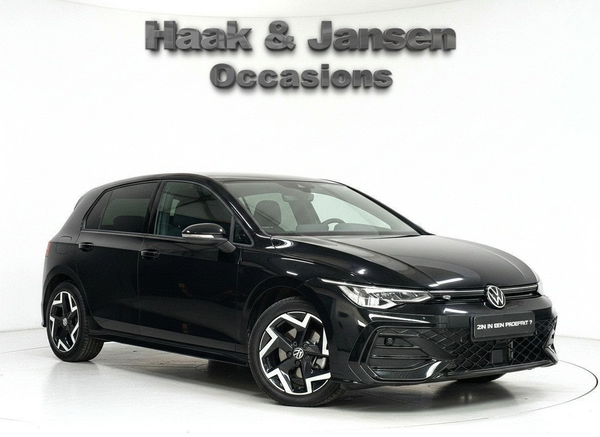 Volkswagen Golf 1.5 eTSI R-Line Edition - Inc BTW - ACC - Ca, Stof, 4 cilinders, 150 pk, Zwart