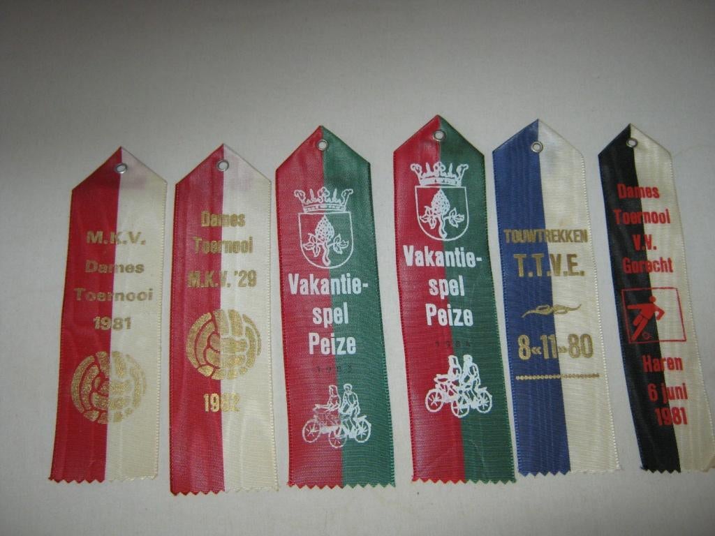 Vaantjes en heb ook nog sportbekers 5 stuks, Ophalen of Verzenden, Gebruikt