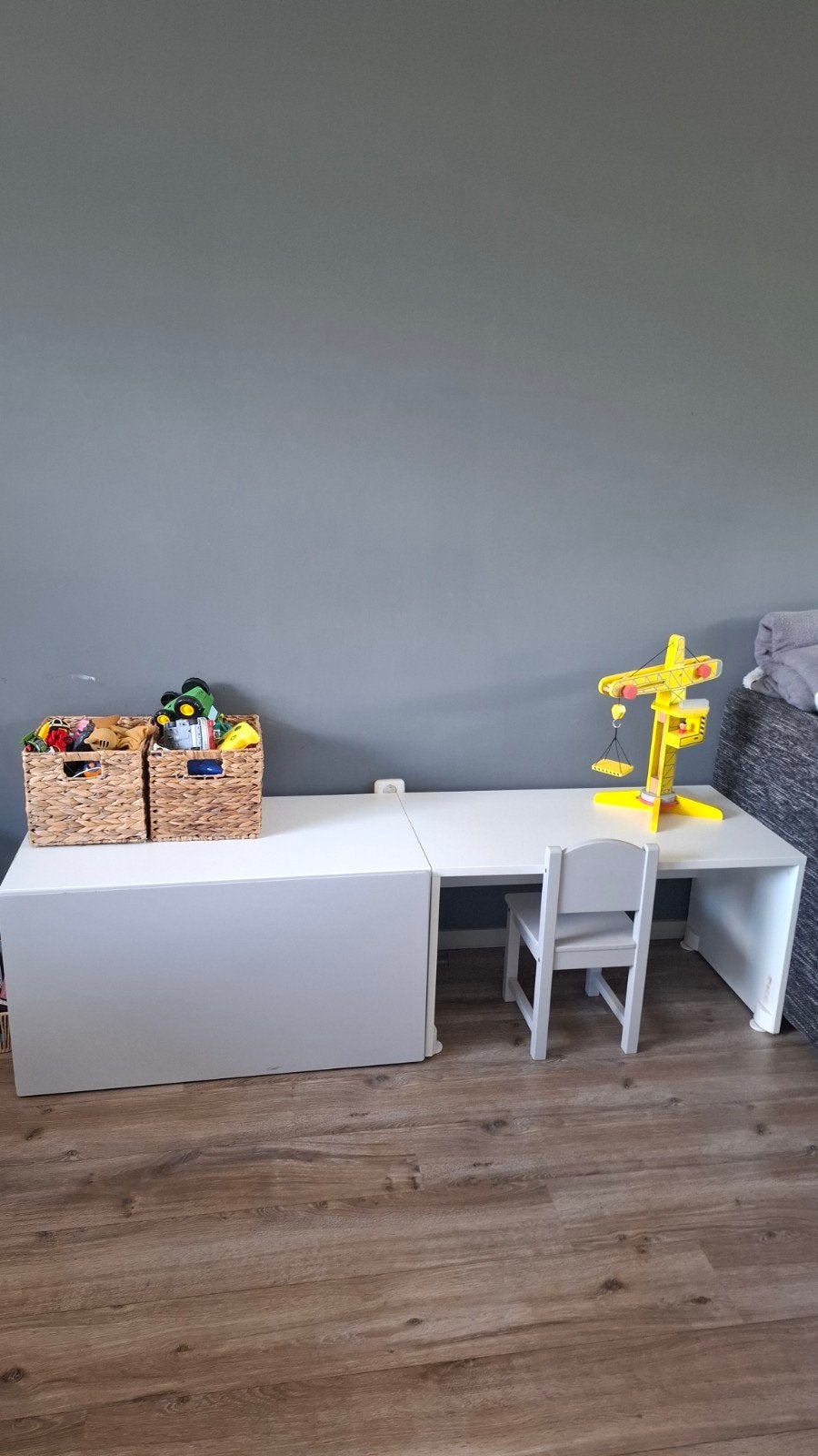 Speelhoek meubel wit grijs • Ikea  180 cm incl stoeltje, Ophalen, Gebruikt, Tafel(s) en Stoel(en)