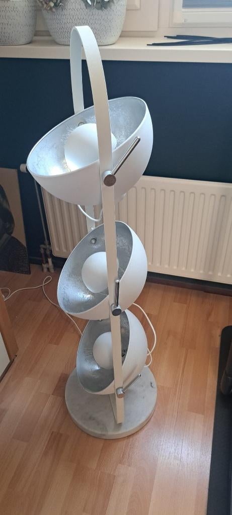 Staande vloer lamp, Huis en Inrichting, Ophalen, 100 tot 150 cm, Overige materialen, Zo goed als nieuw