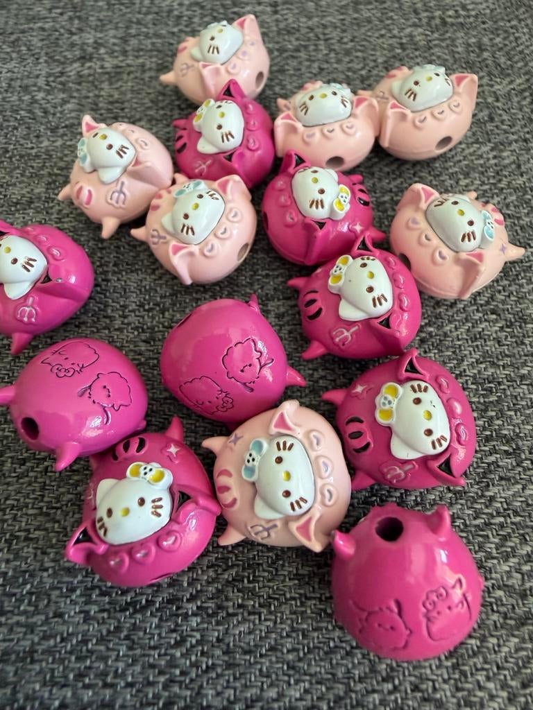 Leuke Hello Kitty kralen voor sieraden of decoratie, Ophalen of Verzenden, Zo goed als nieuw, Kraal