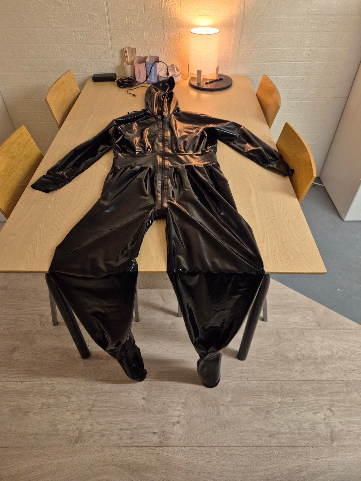 Latex spuit overall XL met capuchon, Verzenden, Nieuw