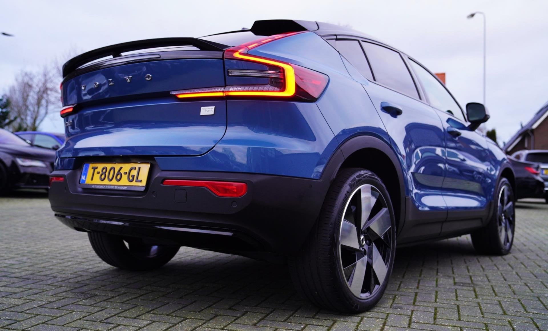 Volvo C40 Recharge Twin Intro Edition 78 kWh | Harman/Kardon, Dealer onderhouden, Blauw, 408 pk, SUV of Terreinwagen