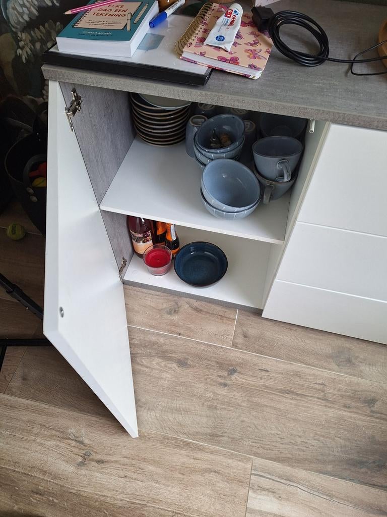 Modern dressoir met lades en deuren, Huis en Inrichting, Kasten | Dressoirs, Gebruikt, 150 tot 200 cm, Ophalen of Verzenden, Modern