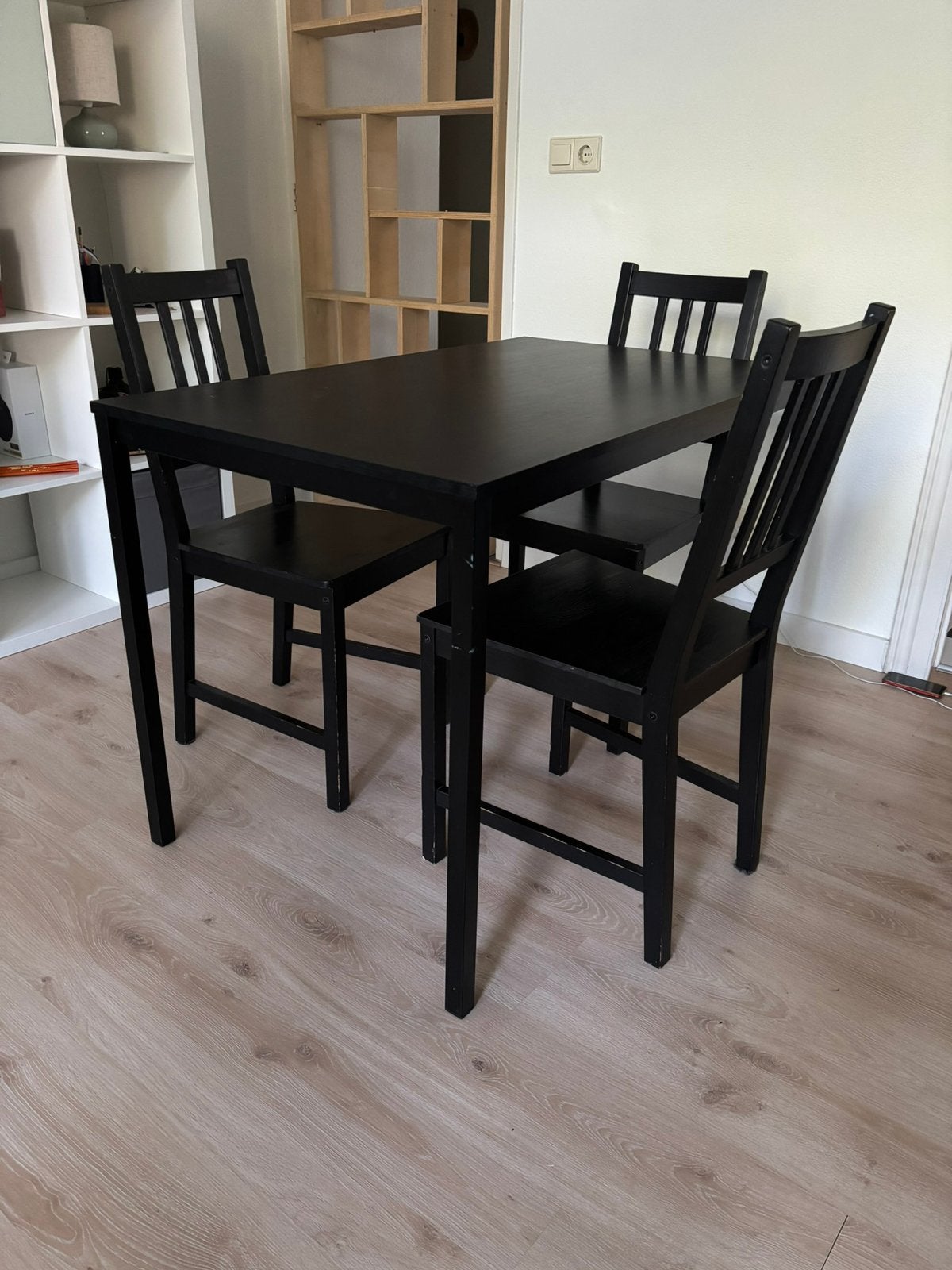Eettafel en stoelen, Overige houtsoorten, Gebruikt, 100 tot 150 cm, Vier personen