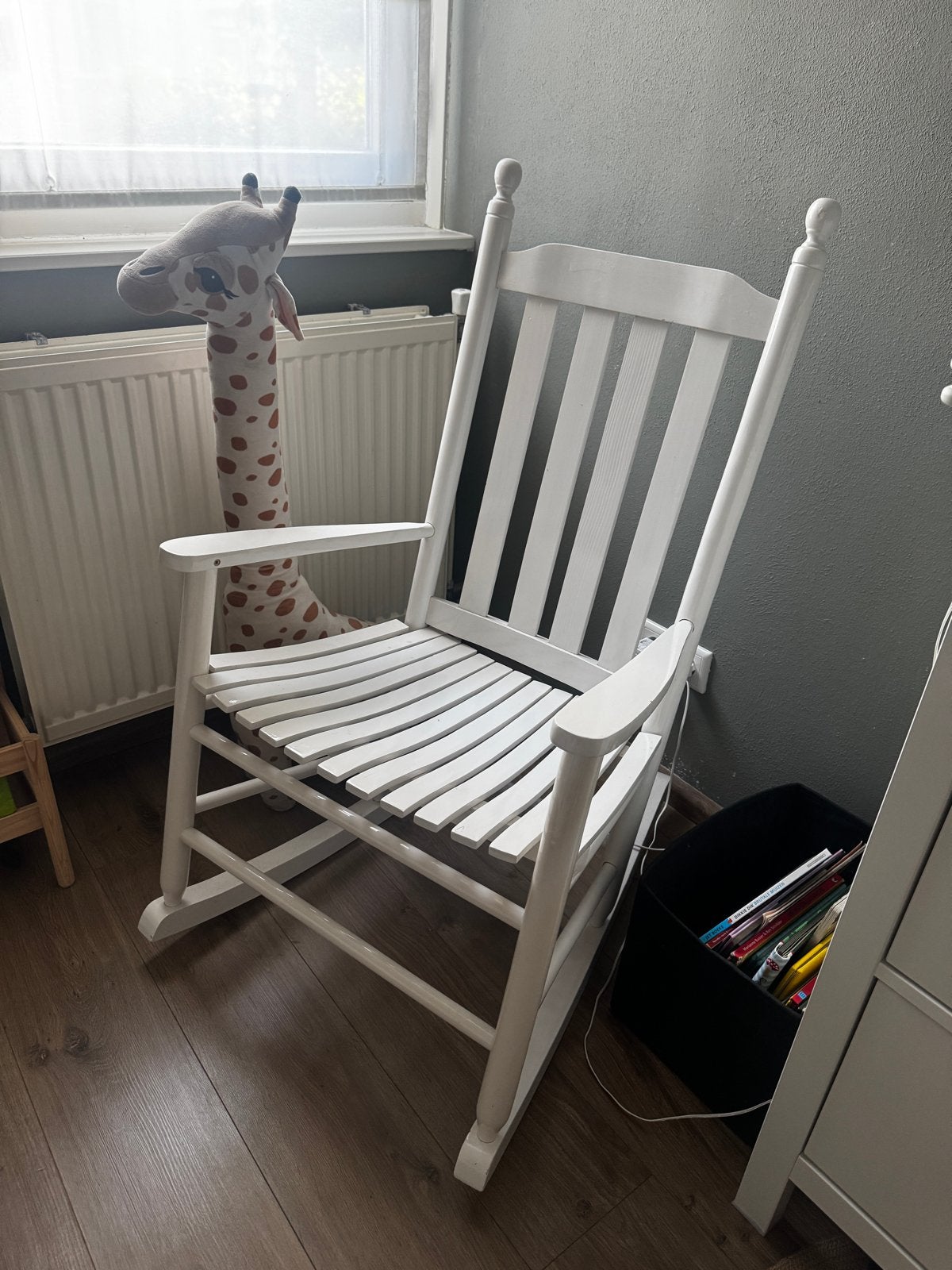 Witte schommelstoel in zeer goede staat, Ophalen, Wit, Zo goed als nieuw, Eén